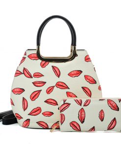 VK2125 BEIGE – Simple Set Bag With Cute Lips And Special Handle Design
