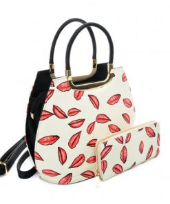 VK2125 BEIGE – Simple Set Bag With Cute Lips And Special Handle Design