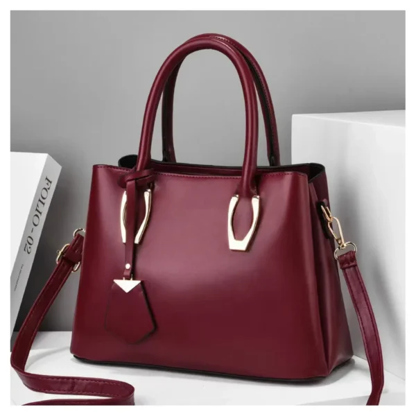 chic-handbag-wine