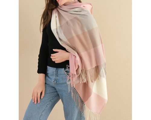 Pink winter cashmere scarf