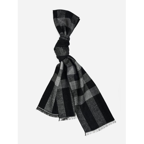 Stylish neck scarves for men